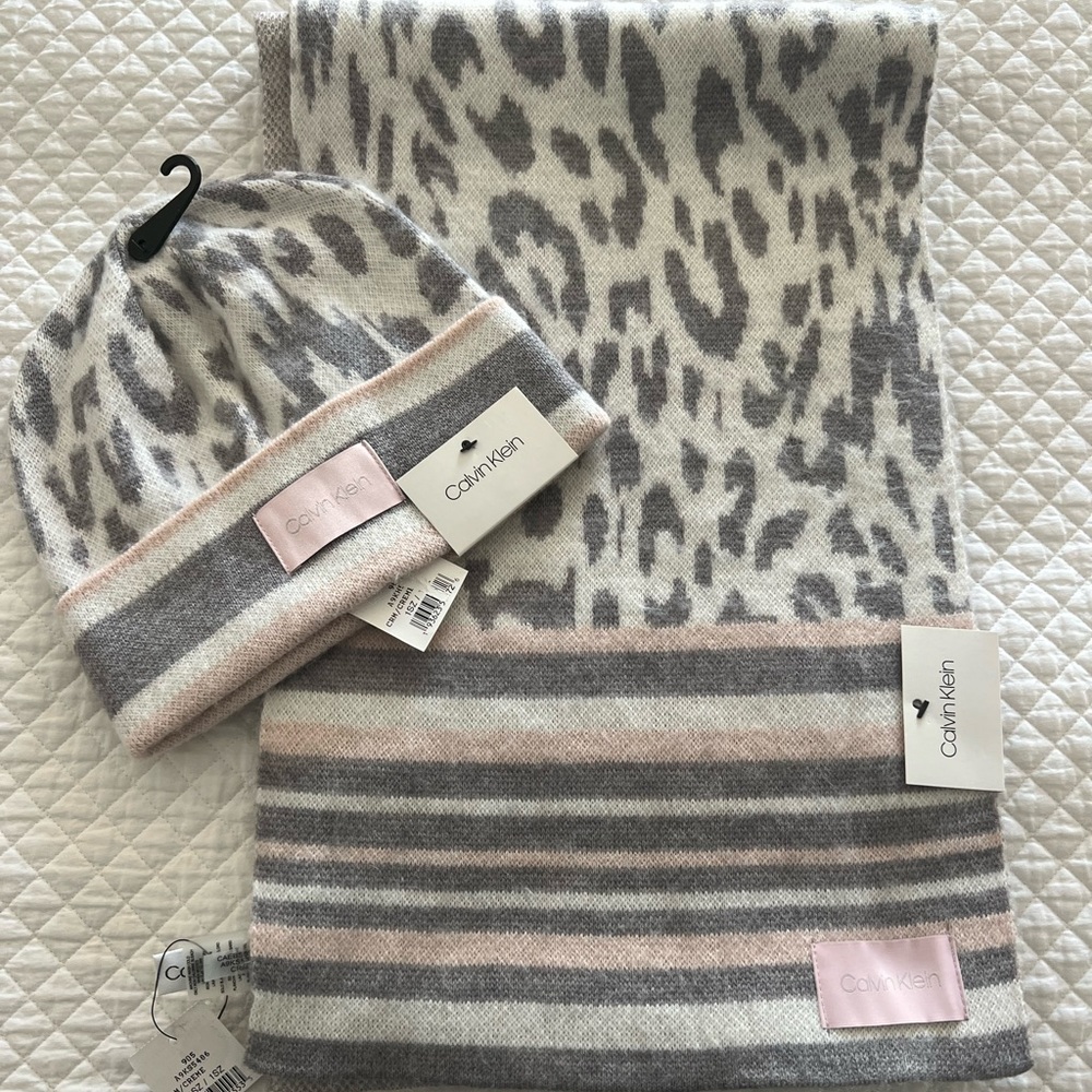 NWT’s Calvin Klein Hat and Scarf / OS